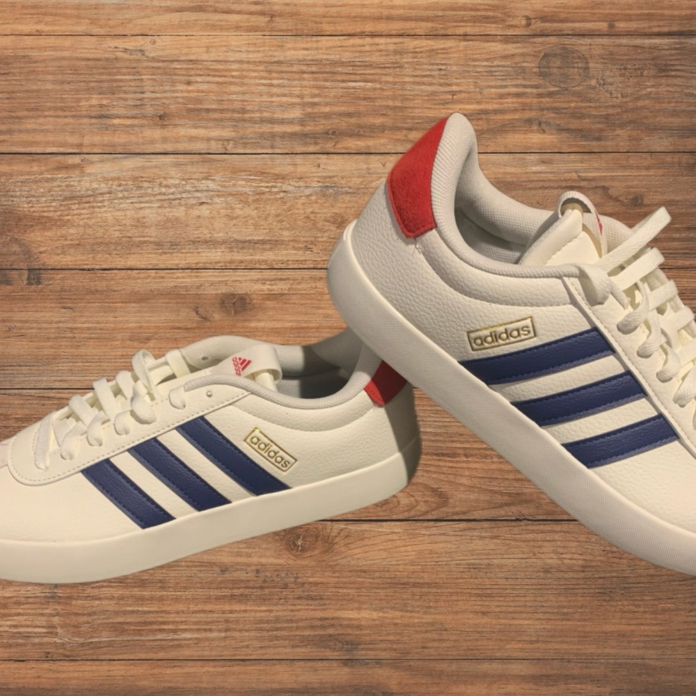 Adidas Sneakers